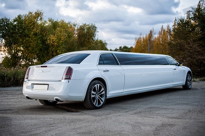 Limuzyna Chrysler Prestige — 2